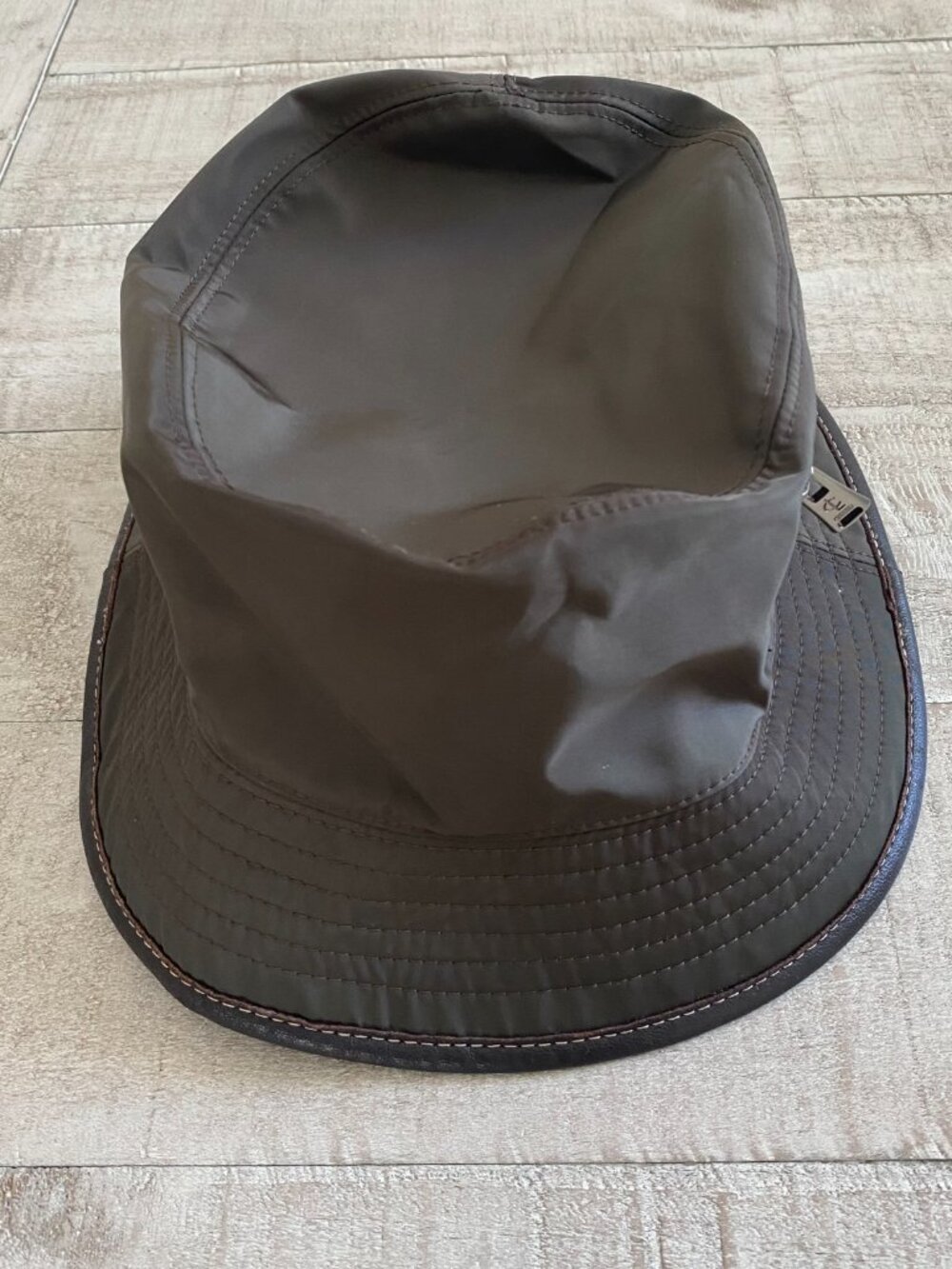 Coach Brown Nylon Bucket Hat with Leather Trim & Zipper Detail. Size M/L